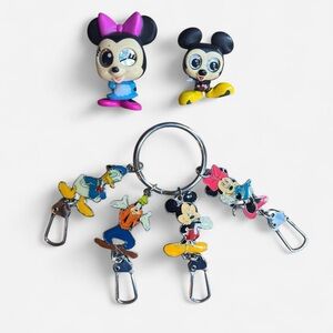 Mickey and friends keychain with Minnie and Mickey doorable